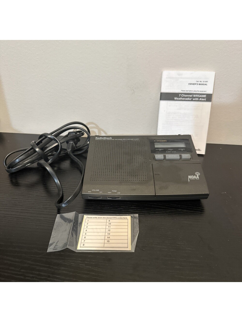 Radio Shack 7-Channel Weather Radio NOAA Alert System 12-250